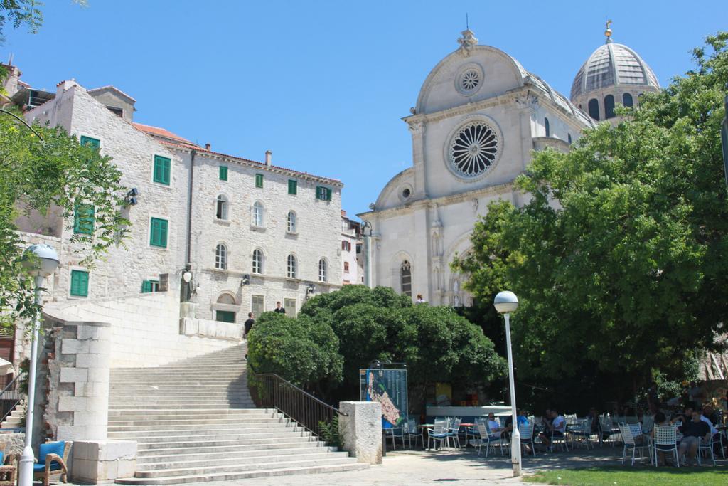 Rooms & Studio Apartments Sibenik Exterior photo