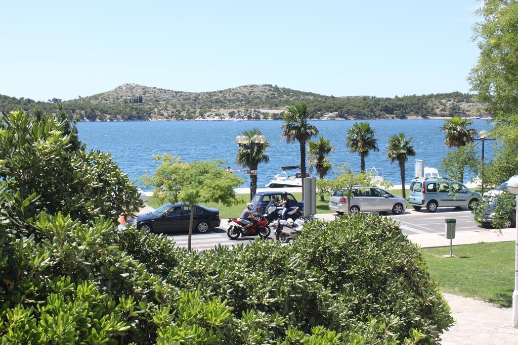 Rooms & Studio Apartments Sibenik Exterior photo