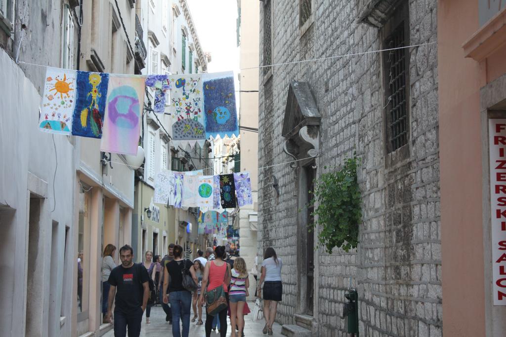 Rooms & Studio Apartments Sibenik Exterior photo